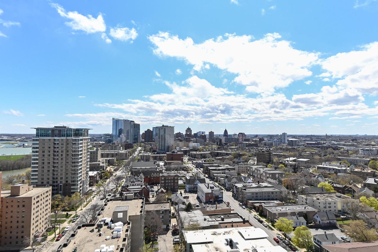 1633 North Prospect AVENUE 17C