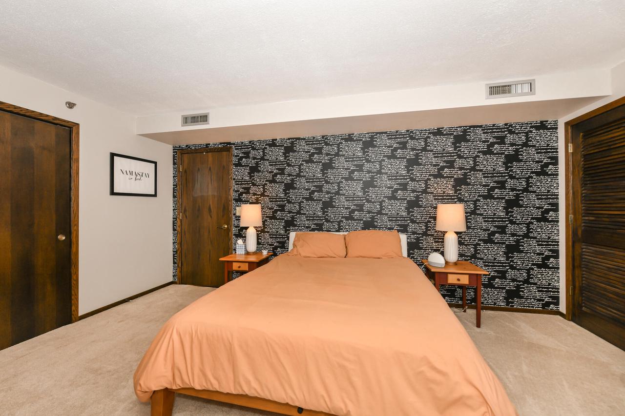 1633 North Prospect AVENUE 17C