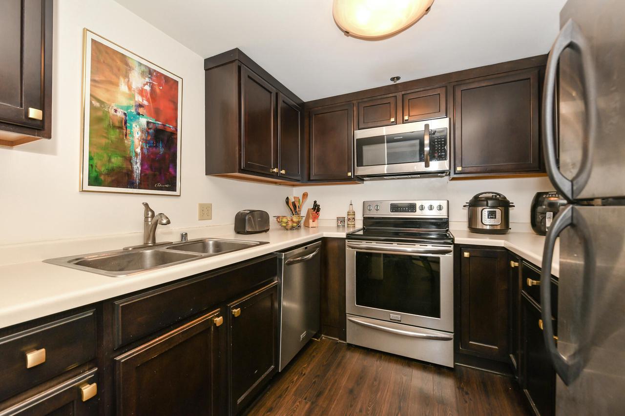 1633 North Prospect AVENUE 17C