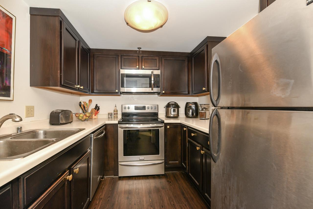 1633 North Prospect AVENUE 17C