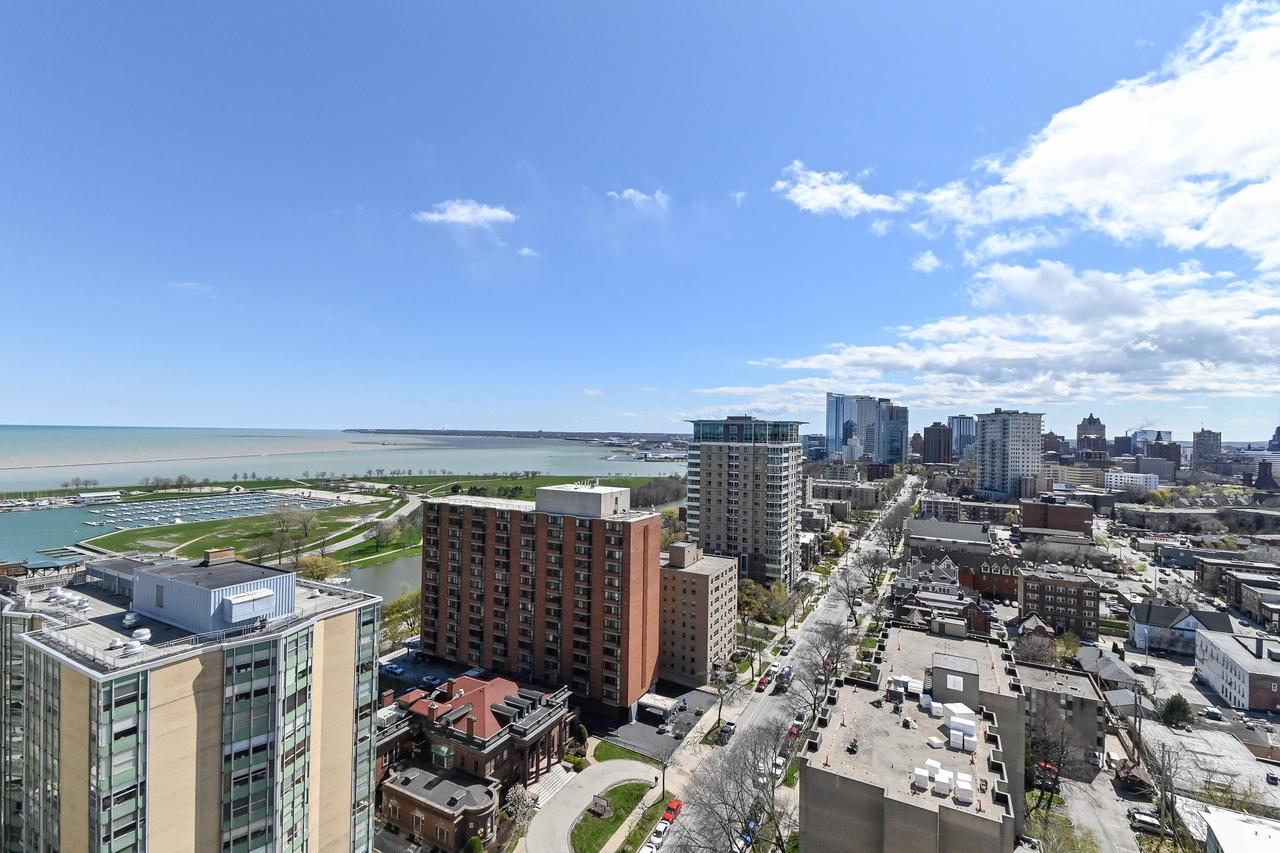 1633 North Prospect AVENUE 17C