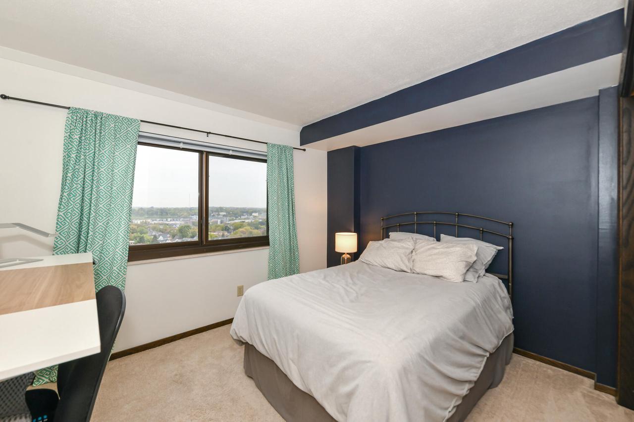 1633 North Prospect AVENUE 17C