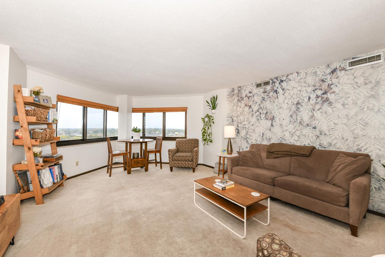 1633 North Prospect AVENUE 17C