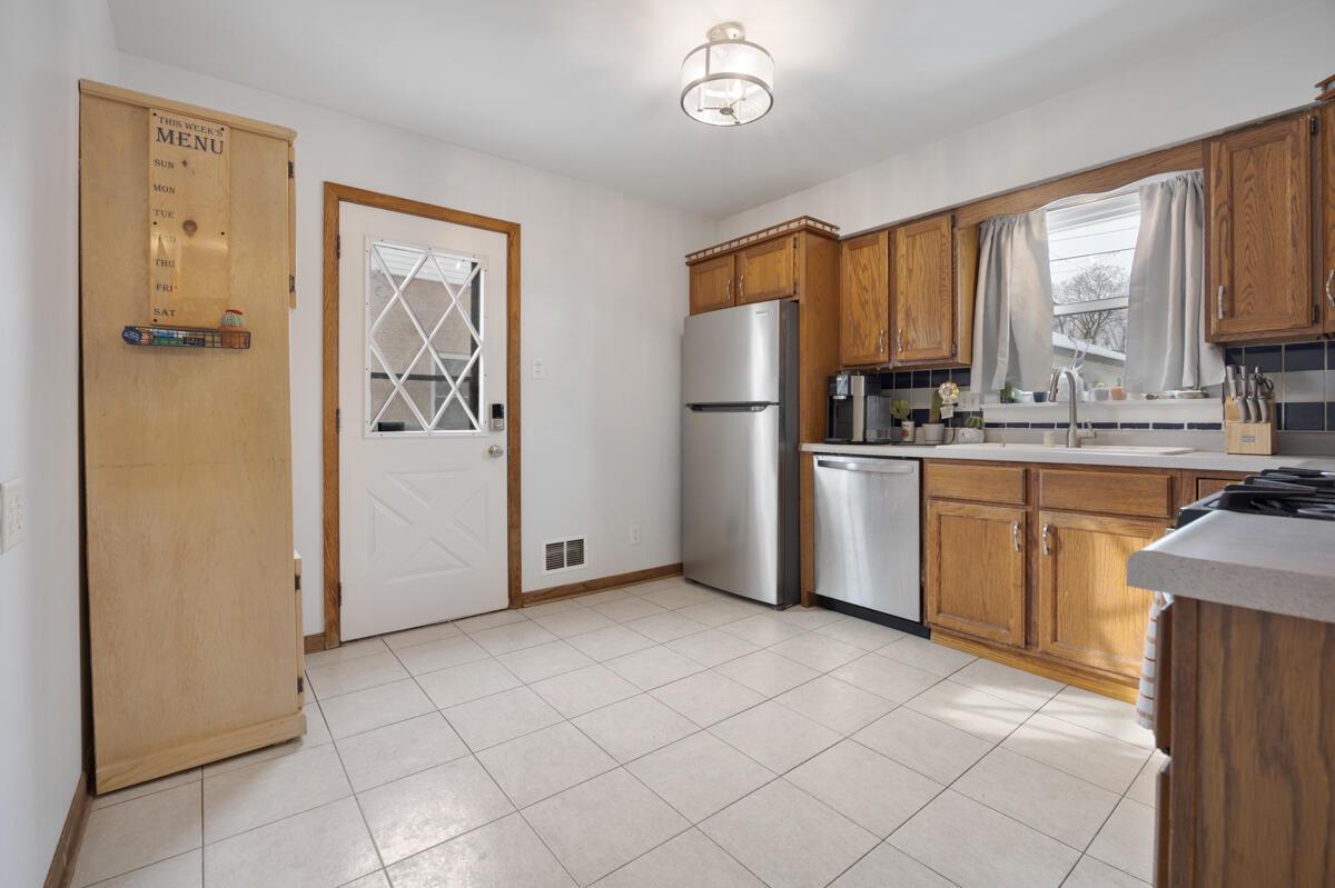 419 South 89th STREET