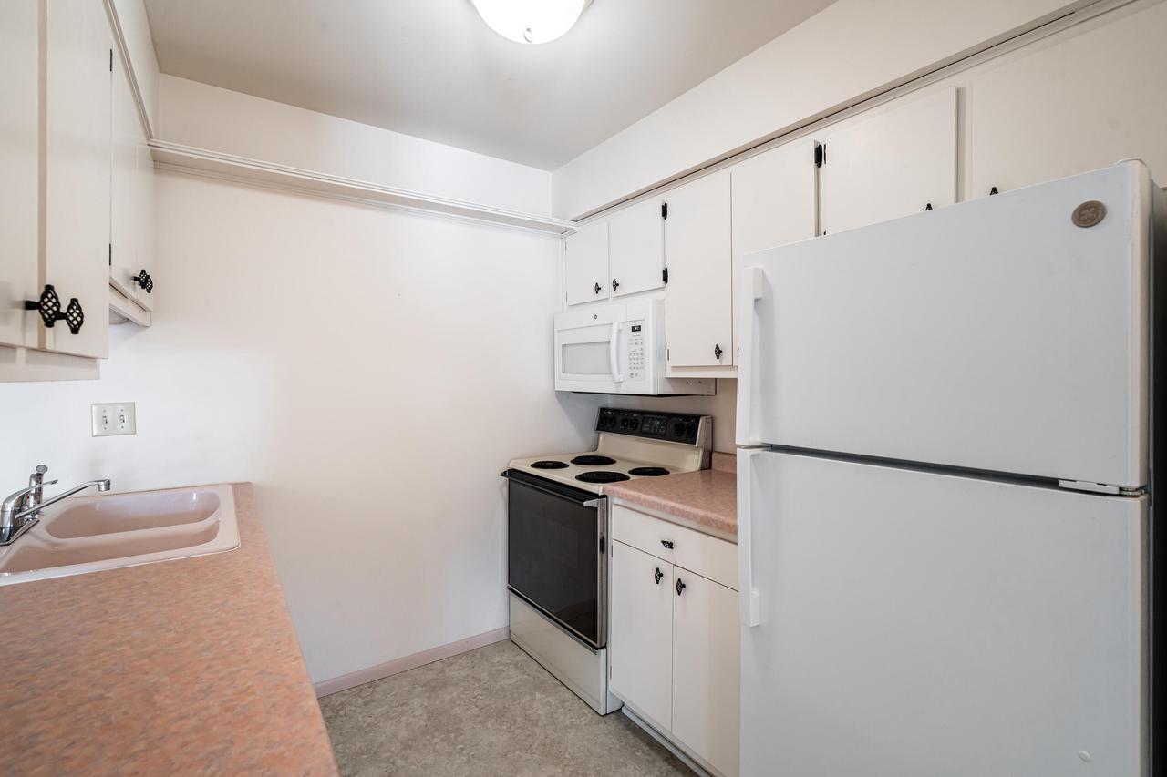 8530 West Waterford AVENUE 5