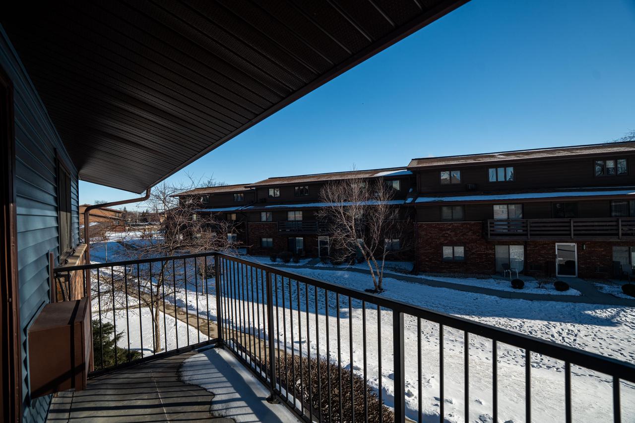 8530 West Waterford AVENUE 5