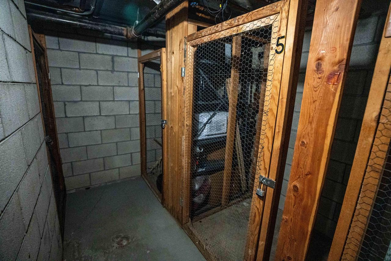 8530 West Waterford AVENUE 5