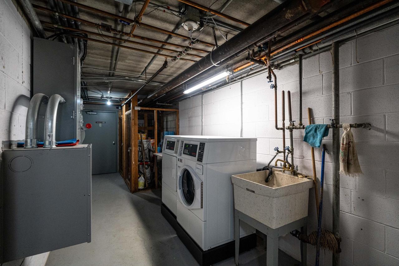 8530 West Waterford AVENUE 5