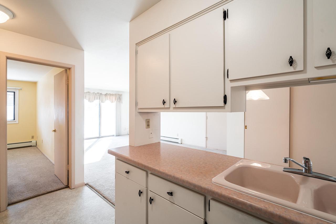 8530 West Waterford AVENUE 5