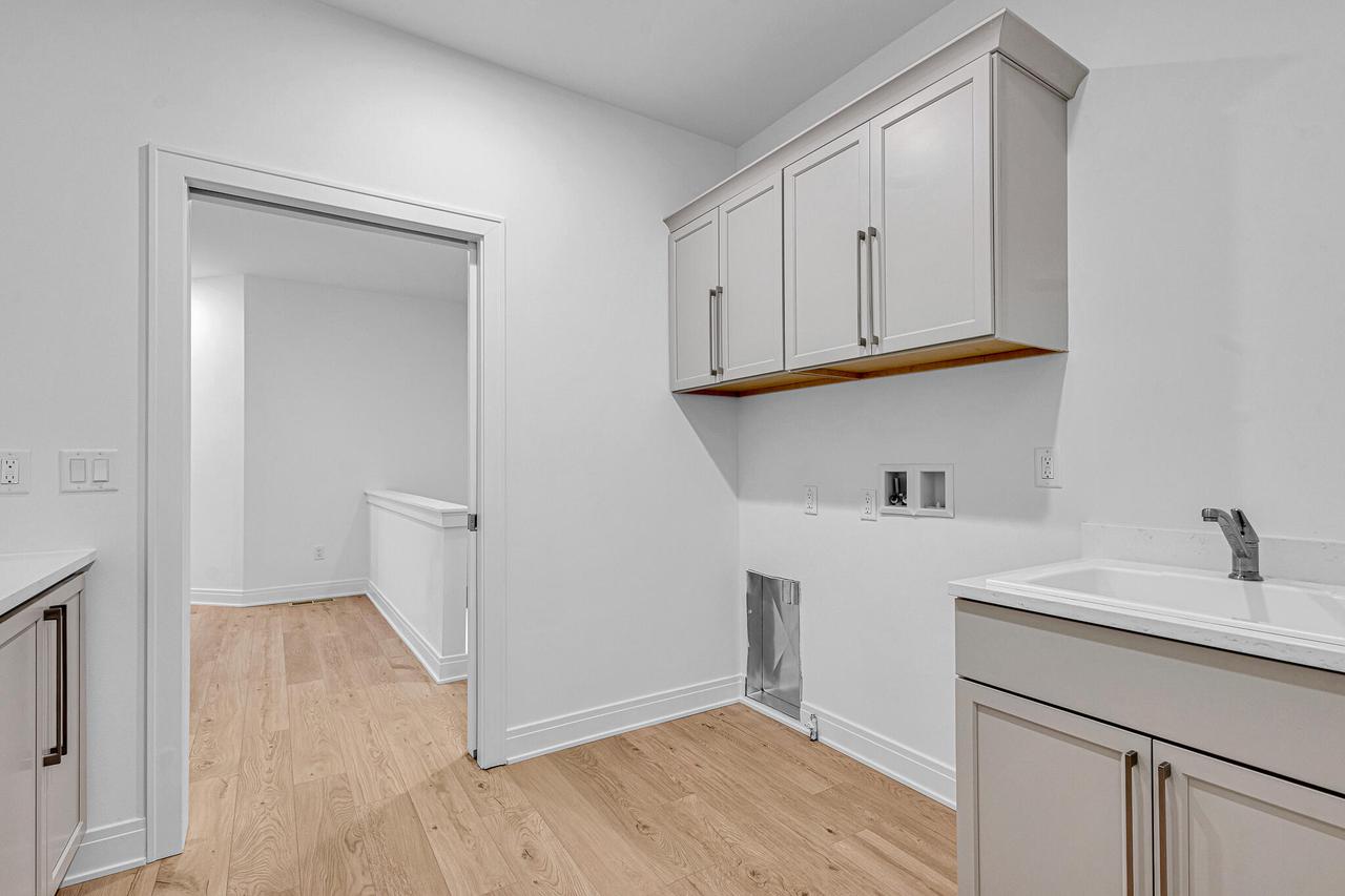 2950 North 186th STREET 9