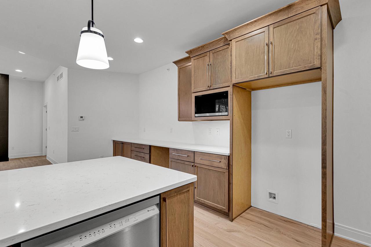 2950 North 186th STREET 9