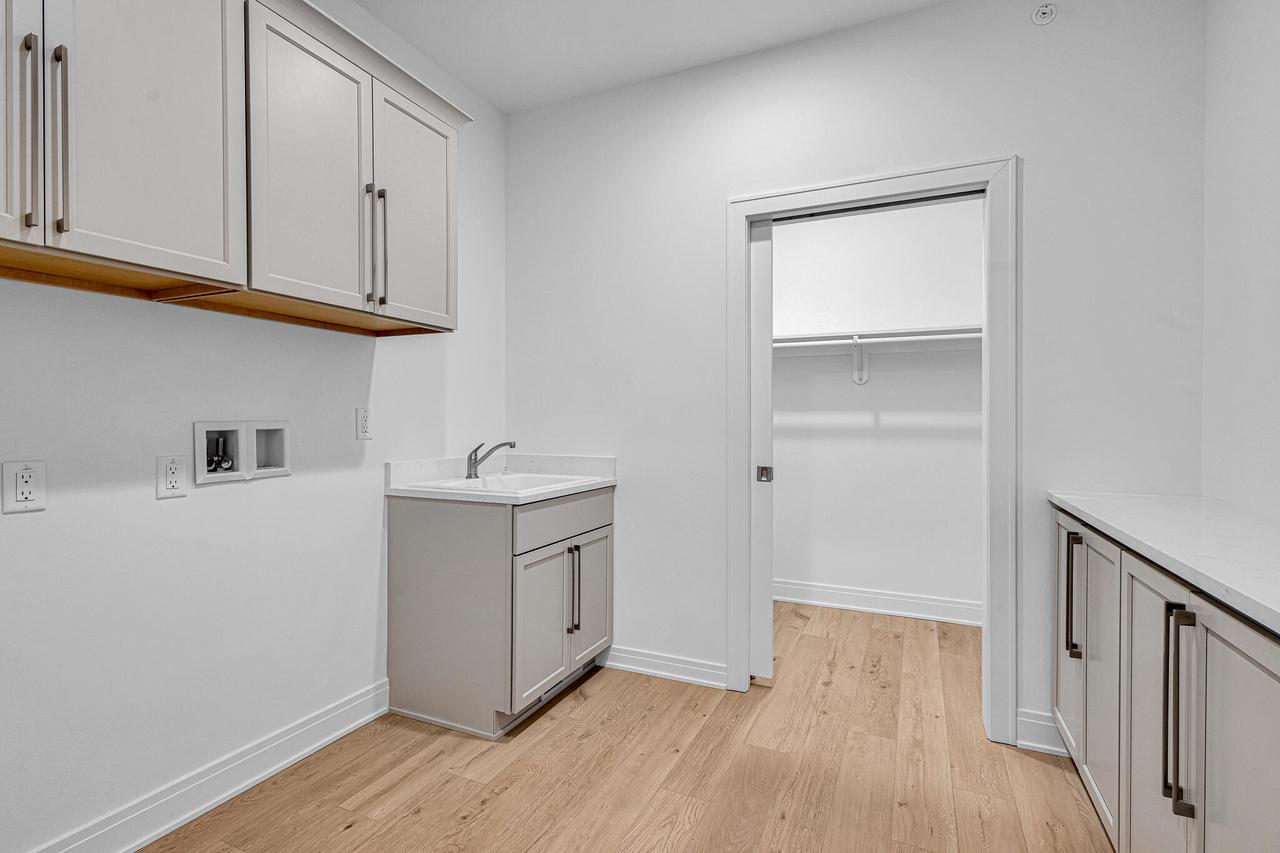 2950 North 186th STREET 9