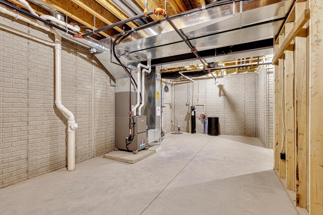 2950 North 186th STREET 9