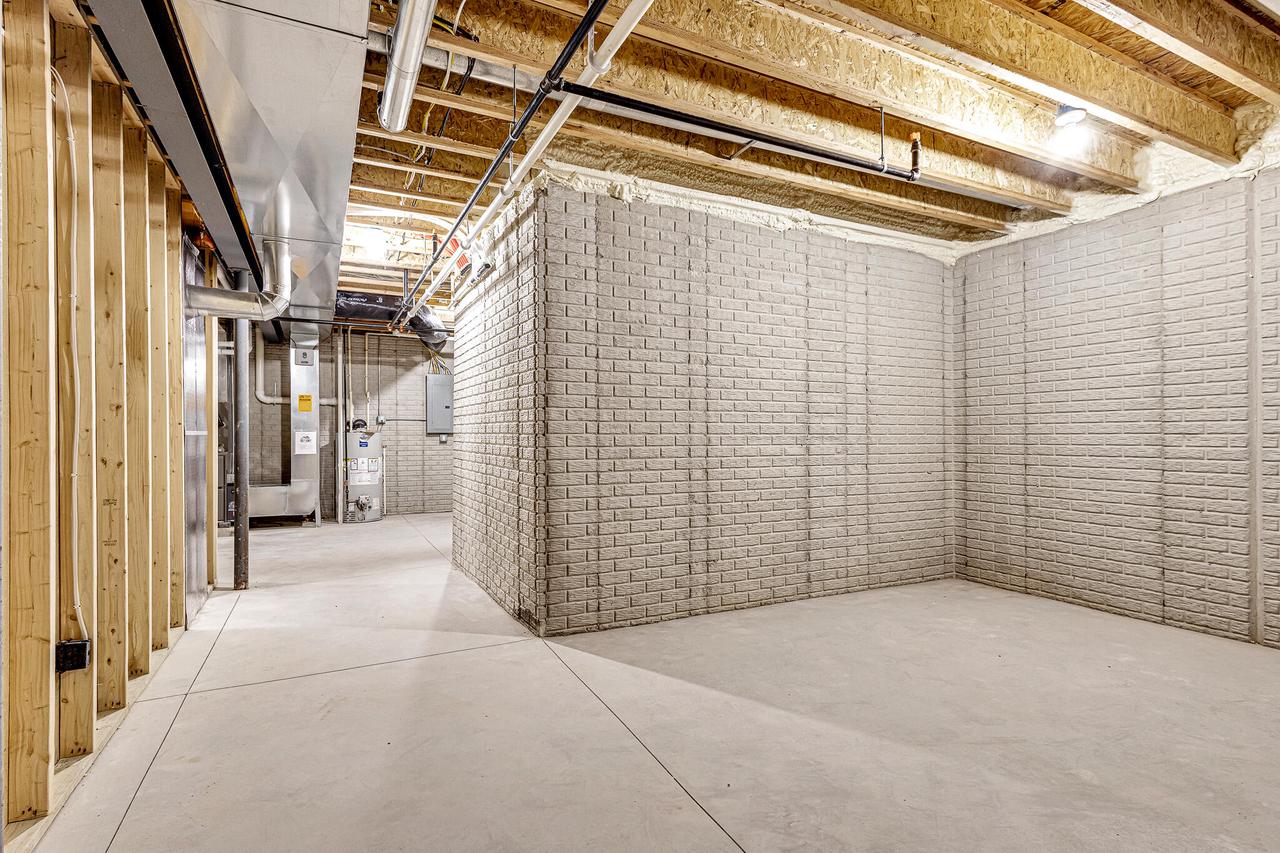 2950 North 186th STREET 9