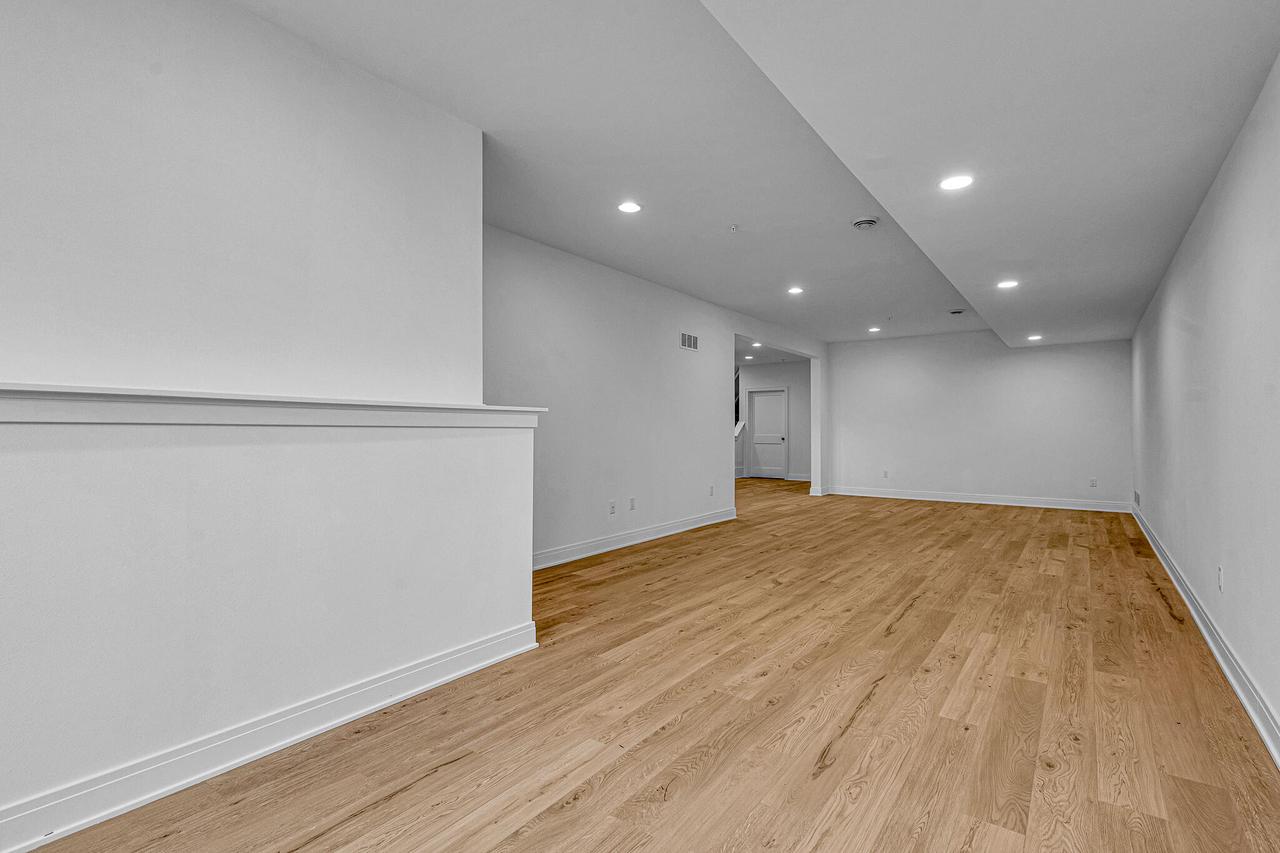 2950 North 186th STREET 9