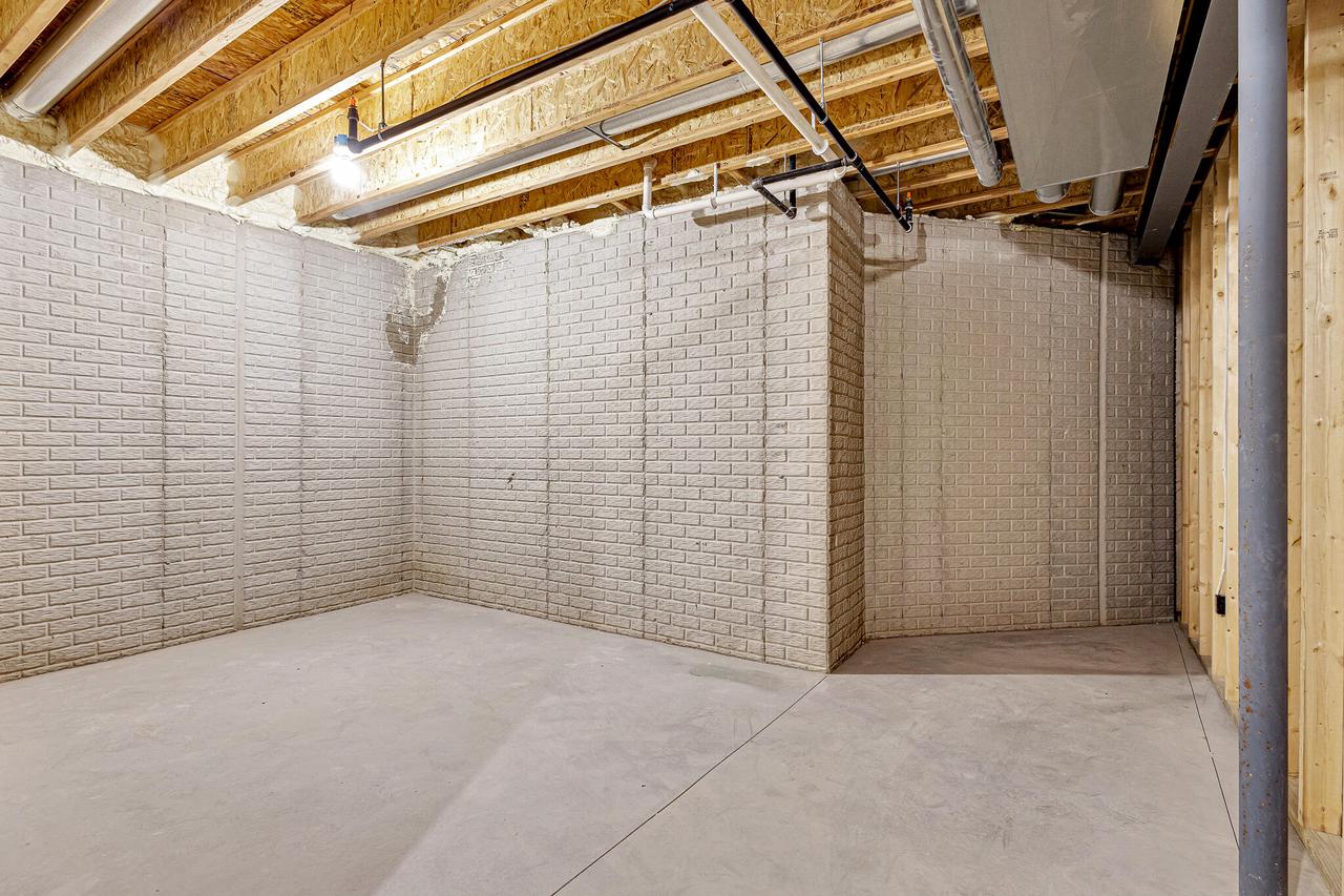 2950 North 186th STREET 9