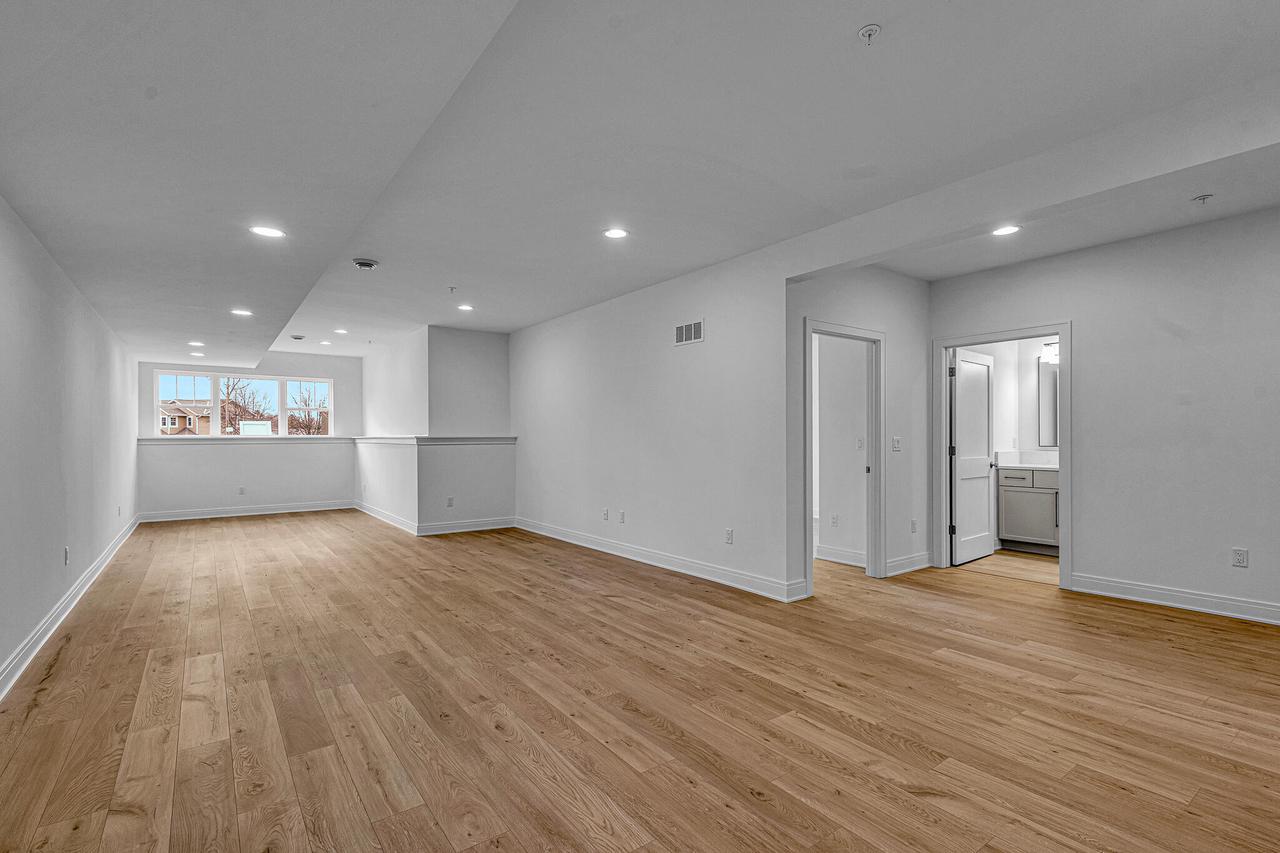 2950 North 186th STREET 9