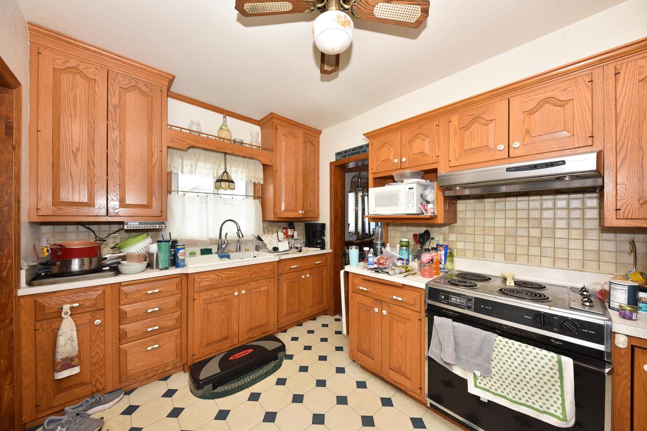 1112 South 77th STREET