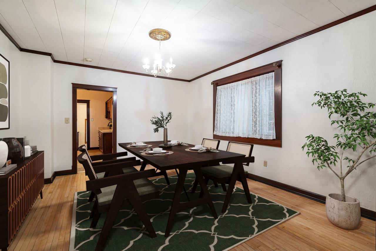 3156 South Kinnickinnic AVENUE