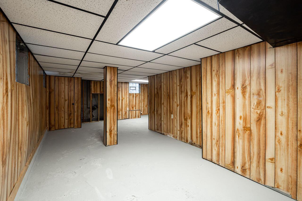 3156 South Kinnickinnic AVENUE