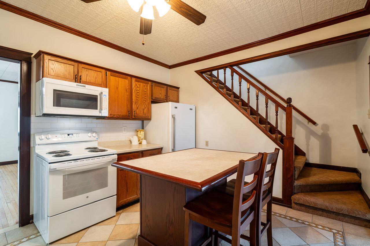 3156 South Kinnickinnic AVENUE