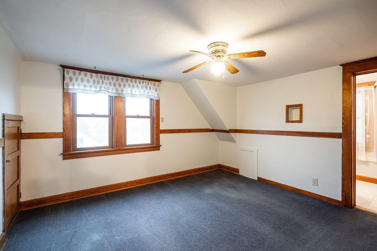 3156 South Kinnickinnic AVENUE