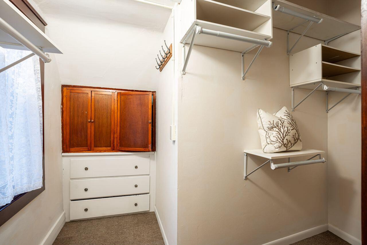 3156 South Kinnickinnic AVENUE