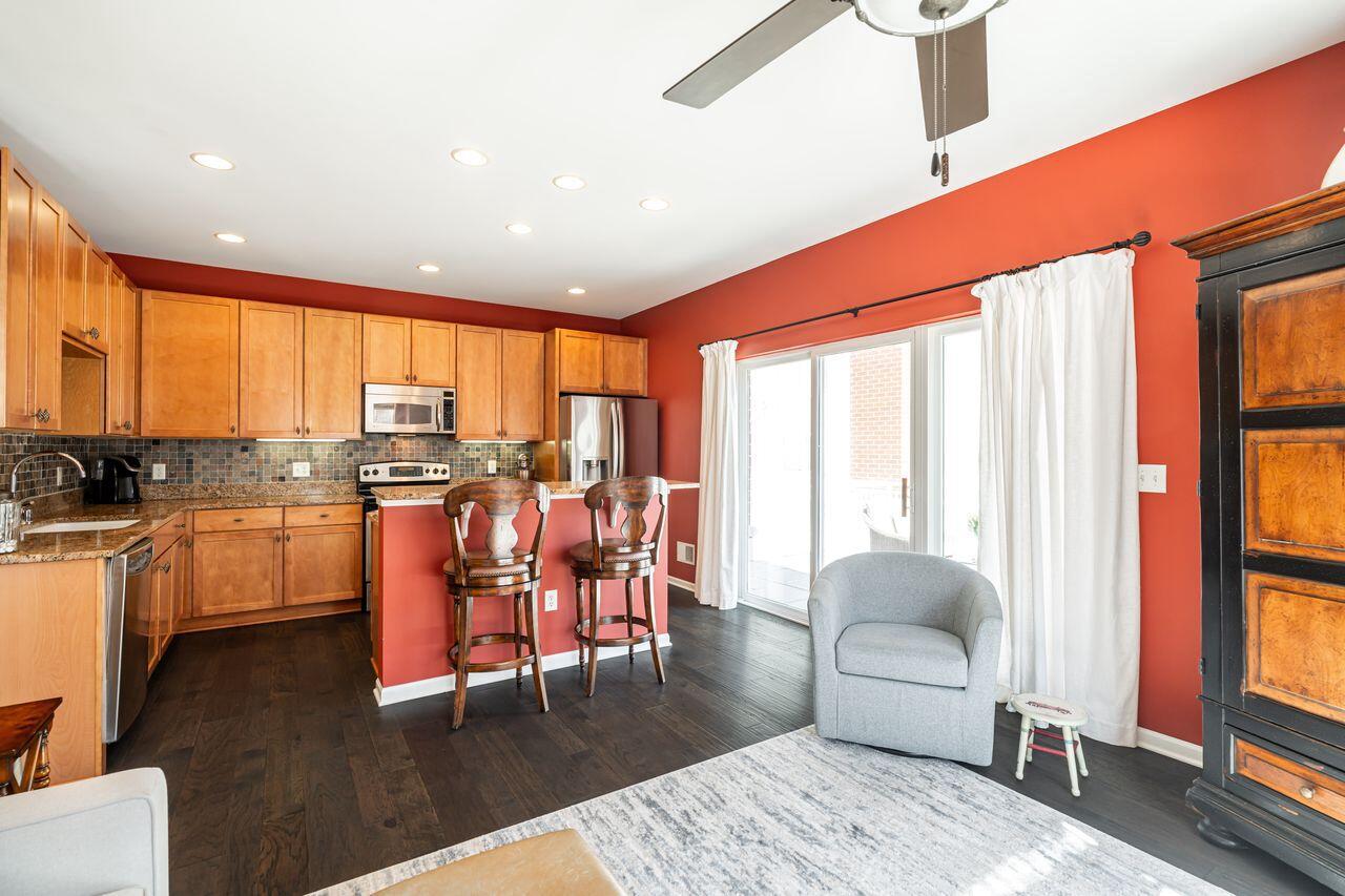 3870 South Lake DRIVE 1102