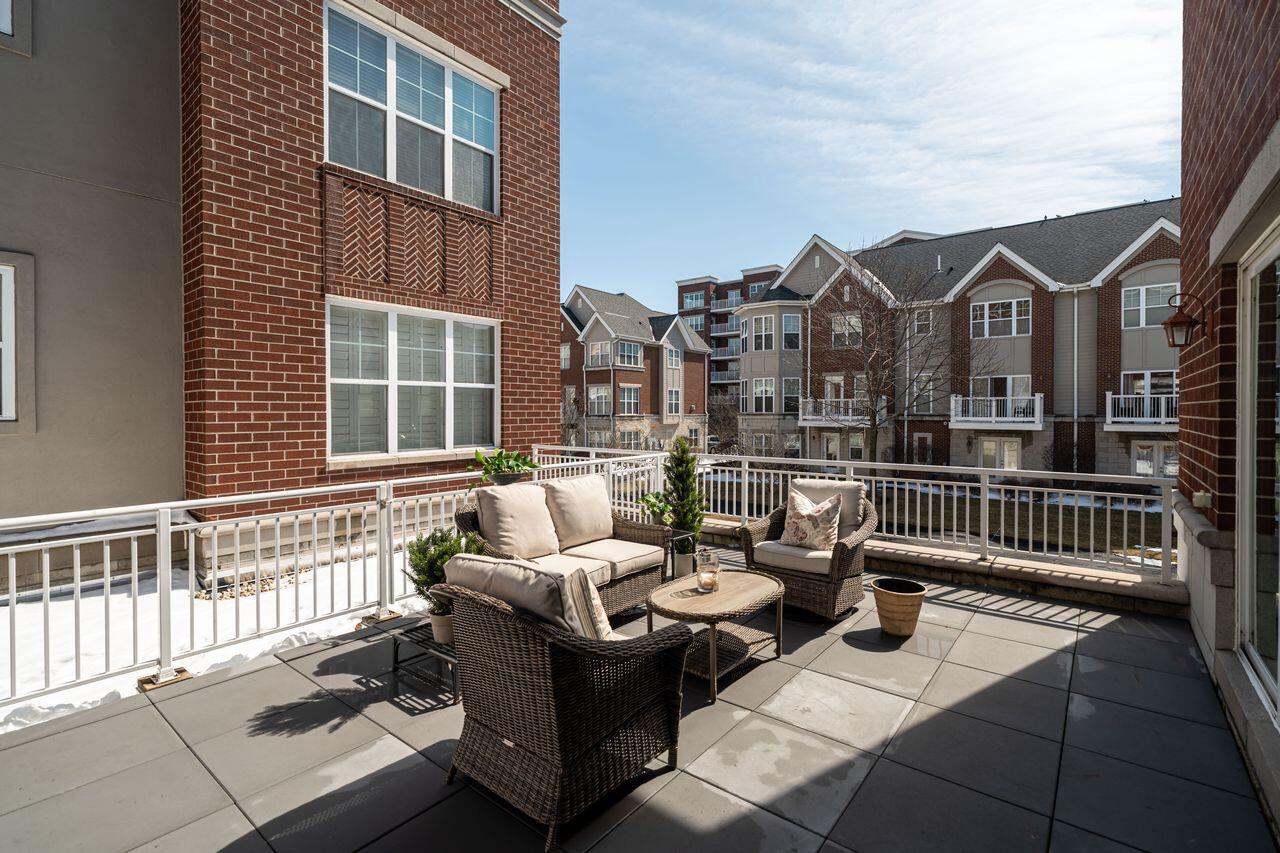 3870 South Lake DRIVE 1102