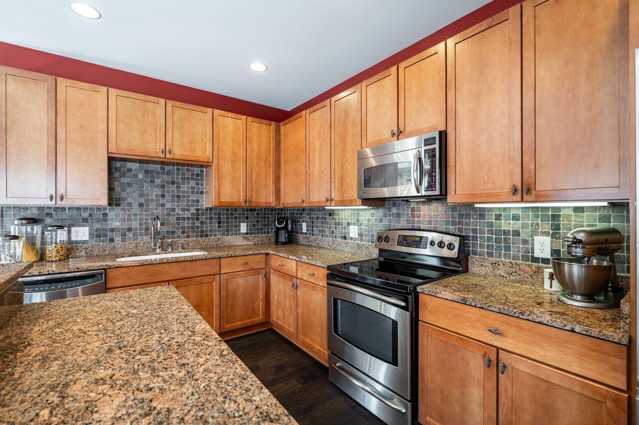 3870 South Lake DRIVE 1102