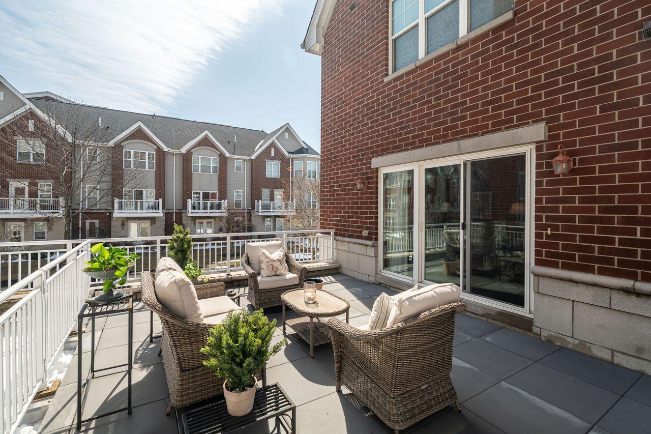 3870 South Lake DRIVE 1102