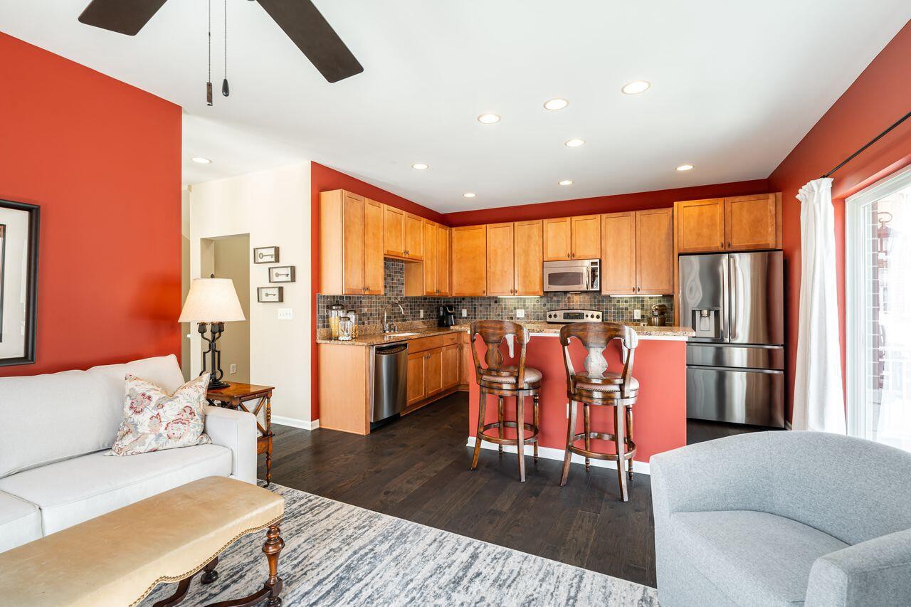 3870 South Lake DRIVE 1102