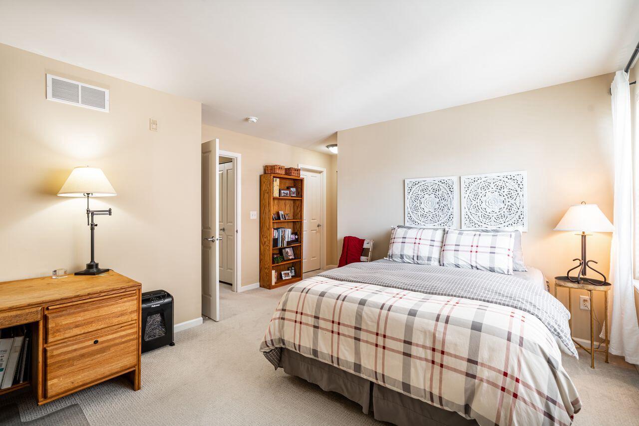 3870 South Lake DRIVE 1102