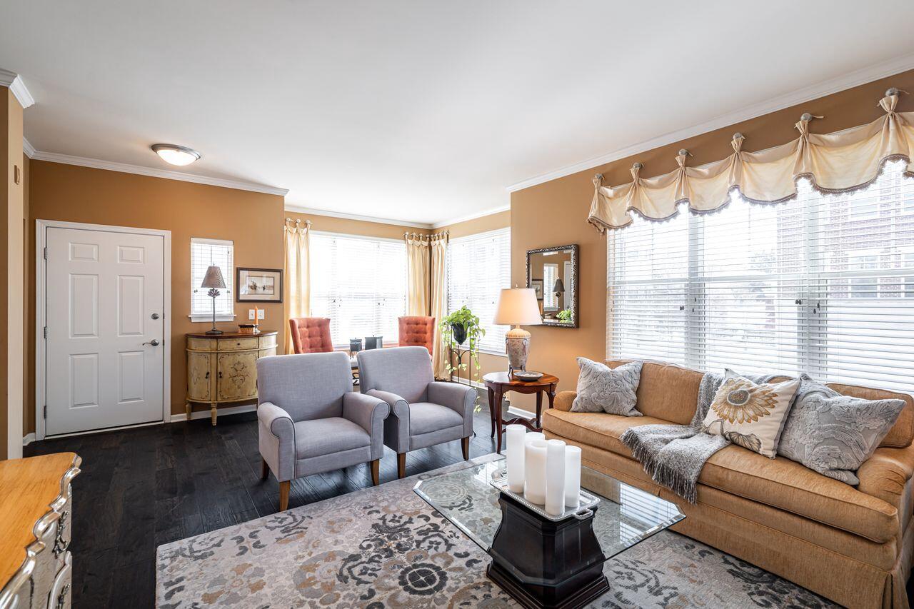 3870 South Lake DRIVE 1102