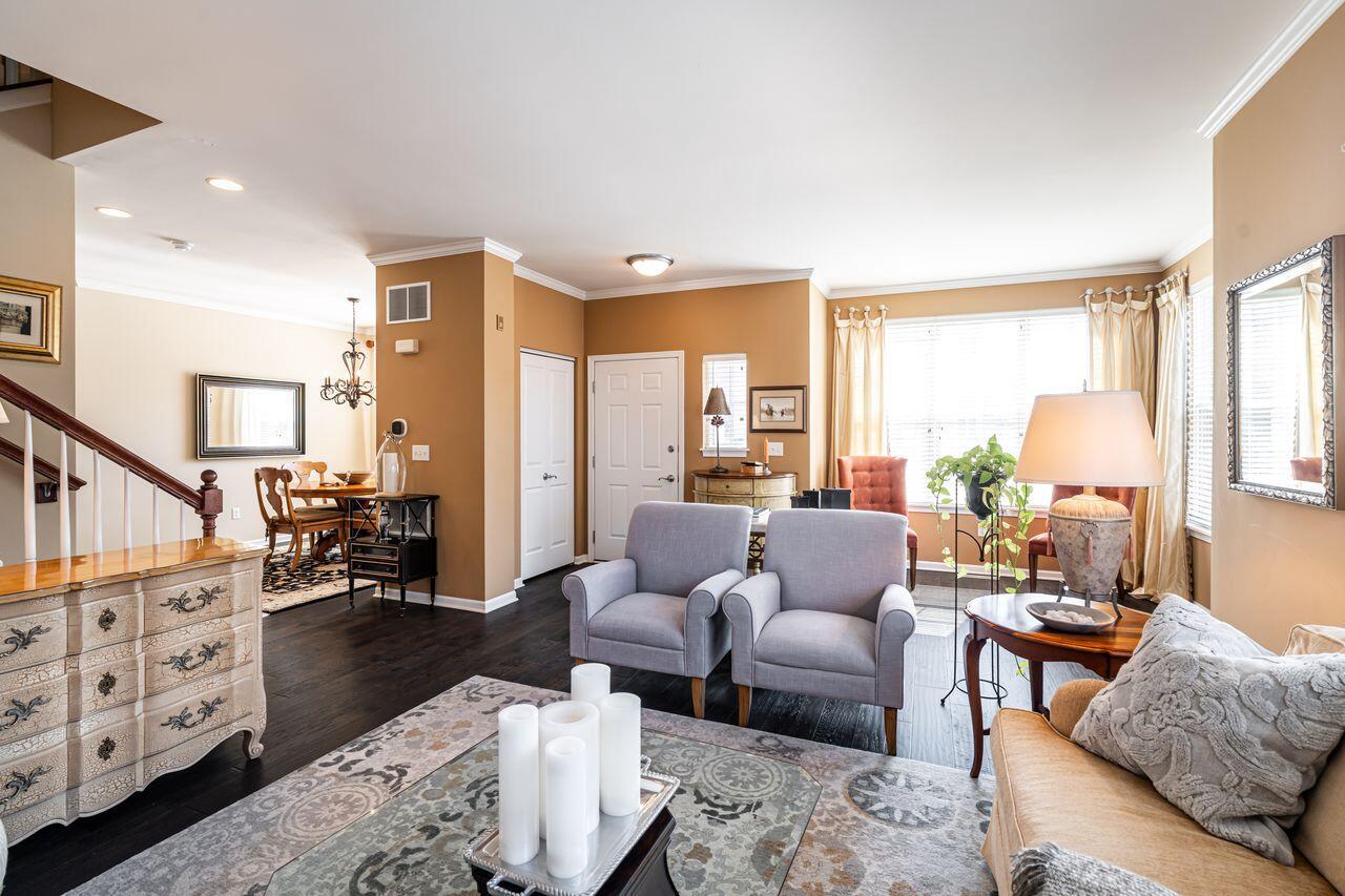 3870 South Lake DRIVE 1102