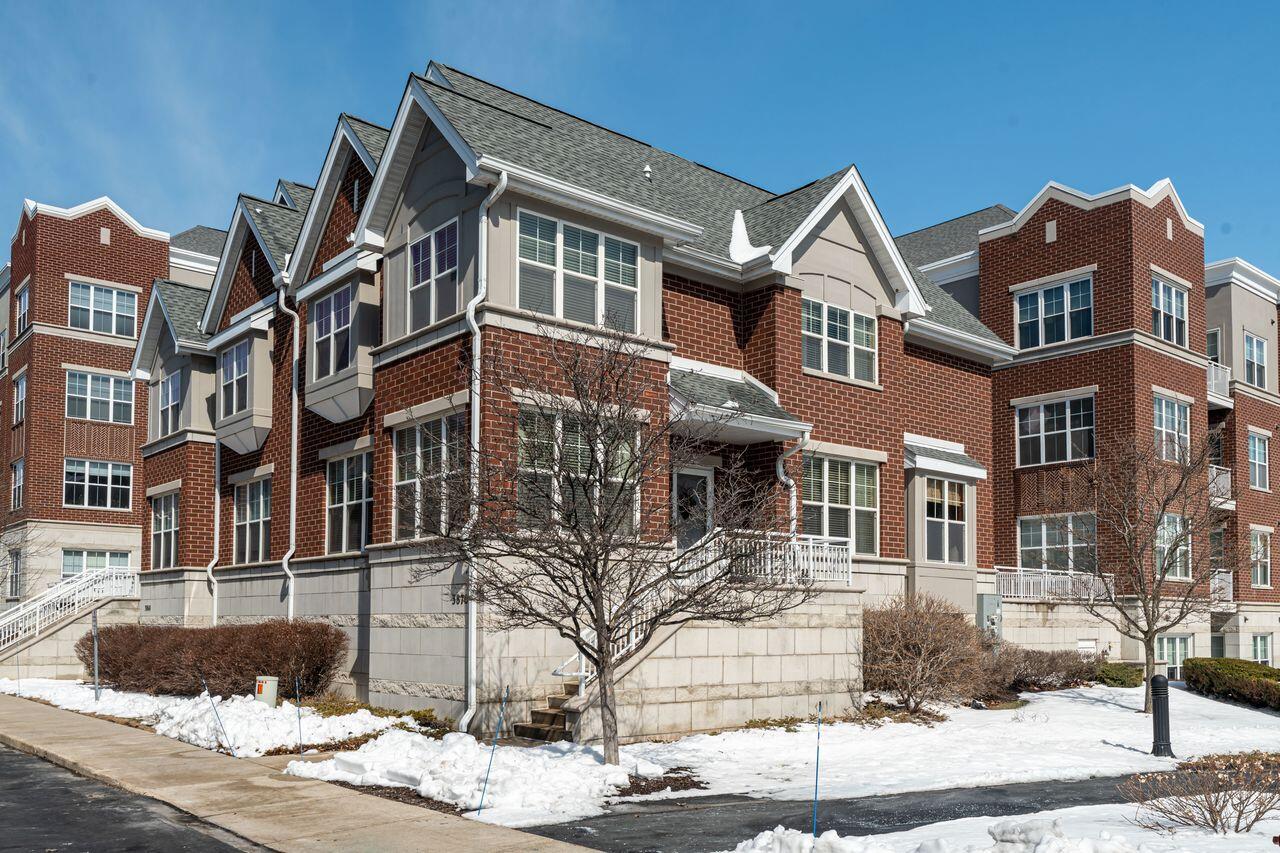 3870 South Lake DRIVE 1102