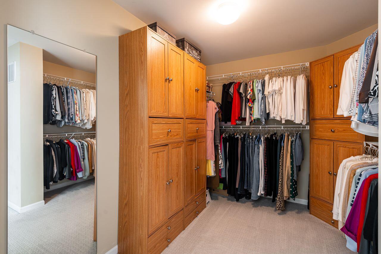 3870 South Lake DRIVE 1102