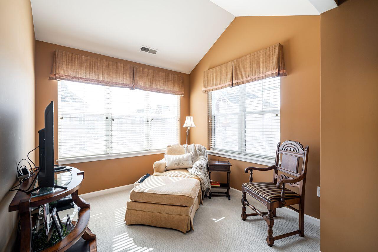 3870 South Lake DRIVE 1102