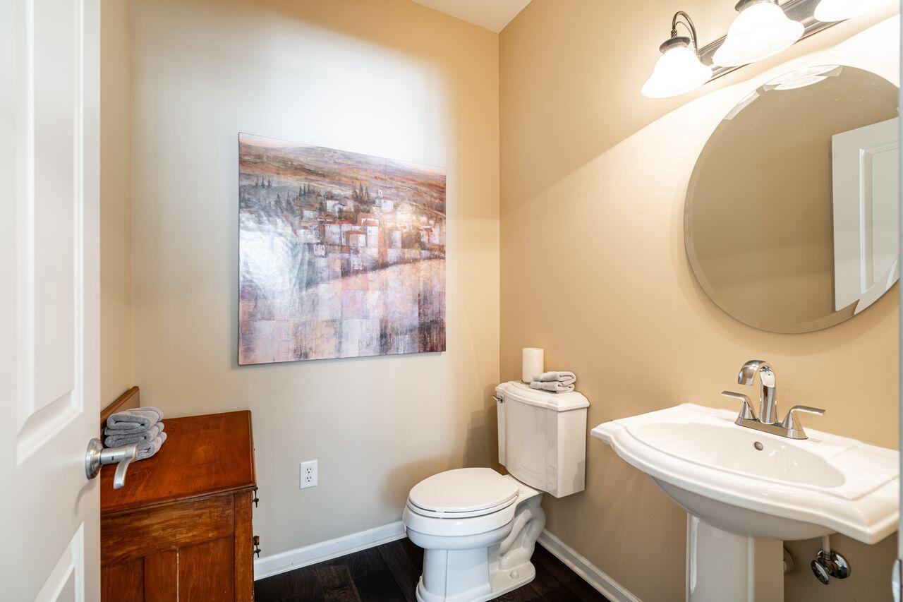 3870 South Lake DRIVE 1102