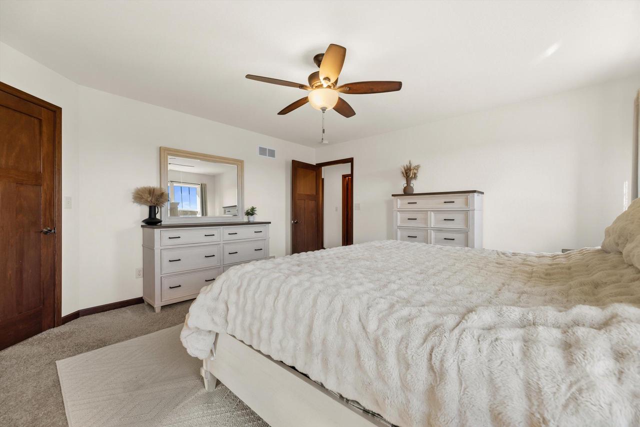 W222S3988 Timm DRIVE