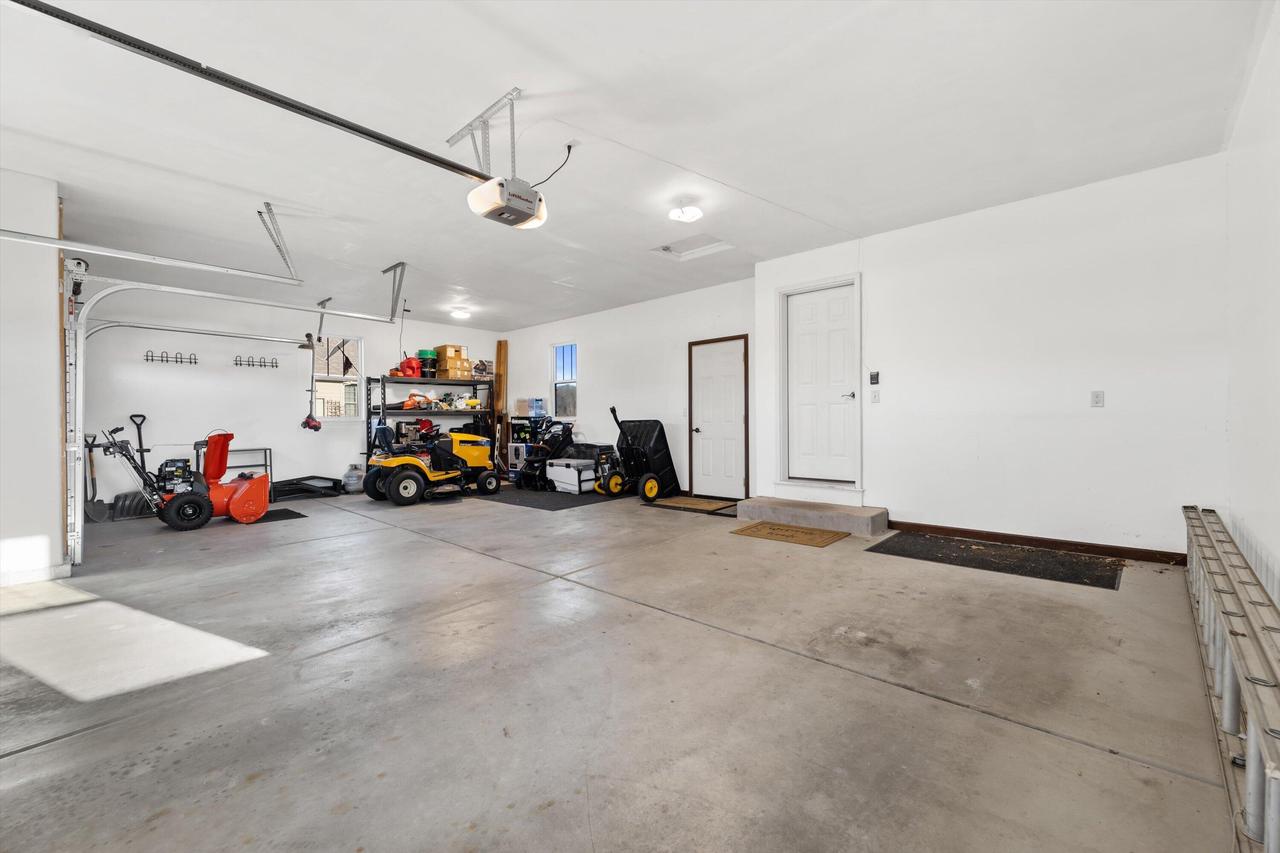 W222S3988 Timm DRIVE