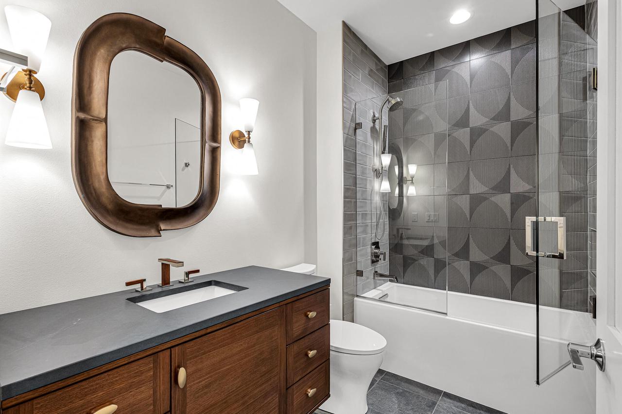 2960 North 186th STREET 10