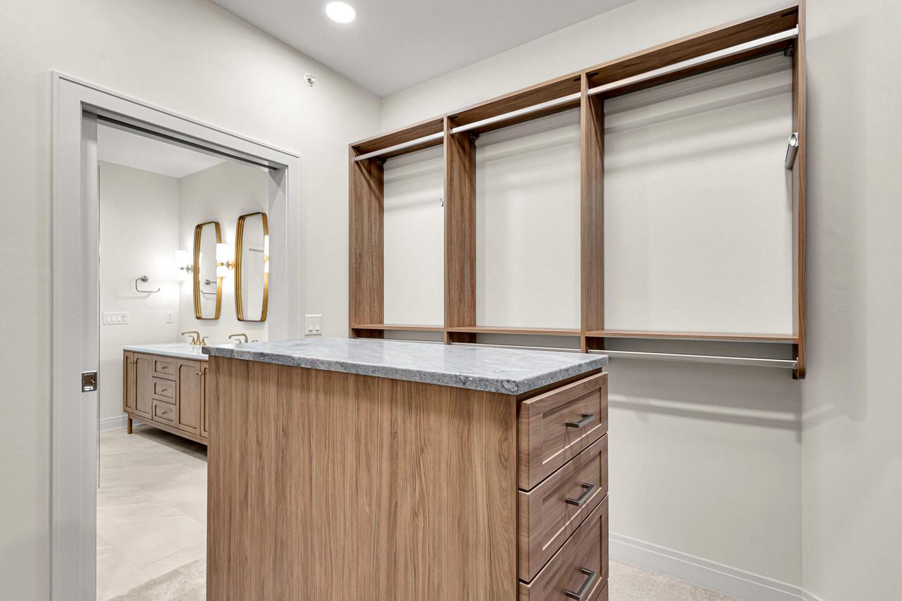 2960 North 186th STREET 10