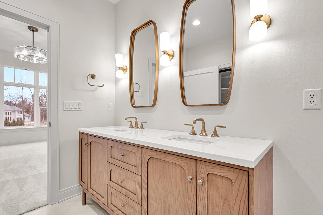 2960 North 186th STREET 10