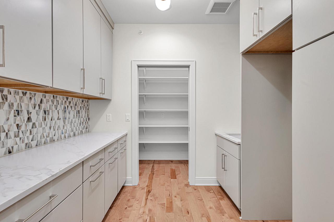 2960 North 186th STREET 10