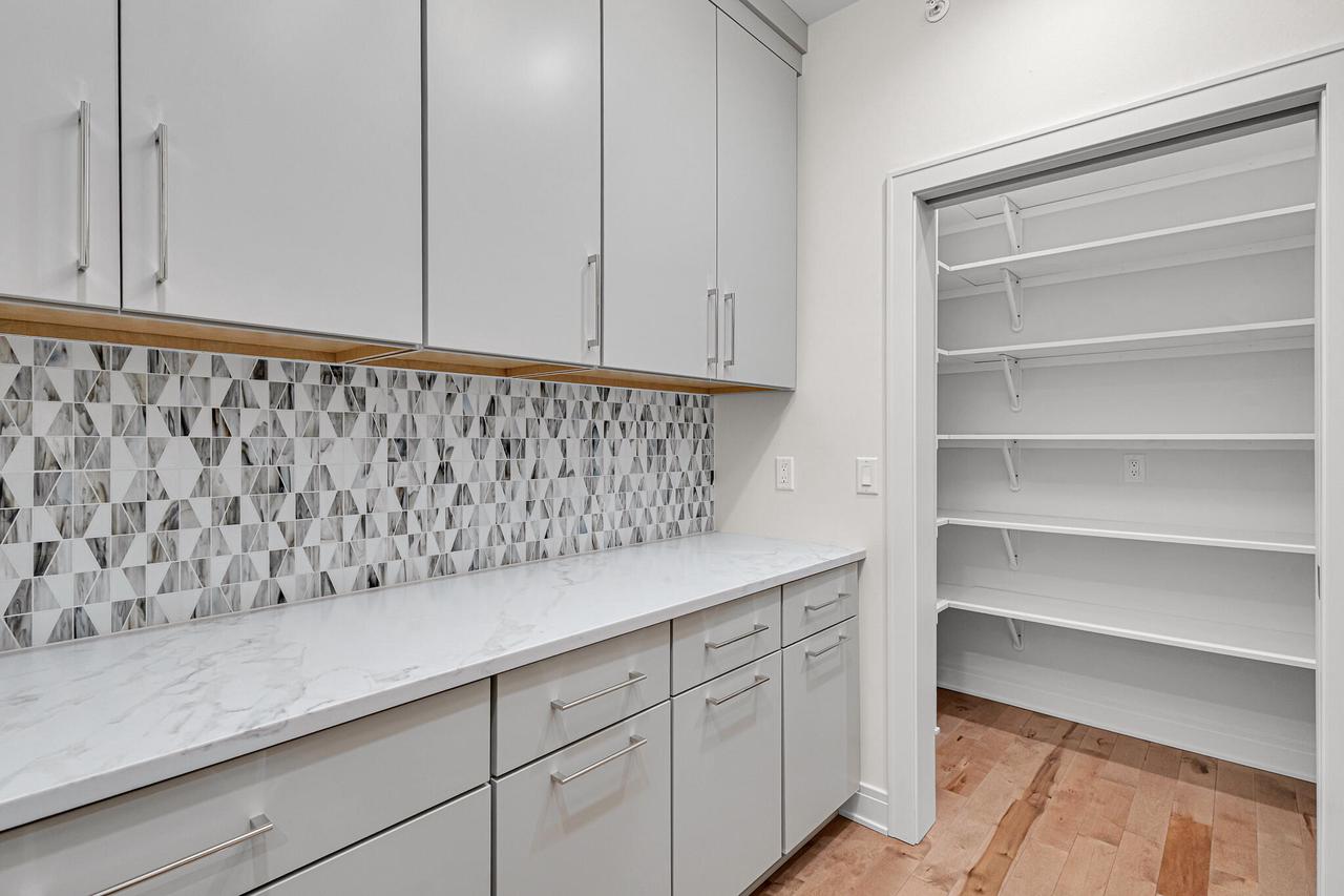 2960 North 186th STREET 10