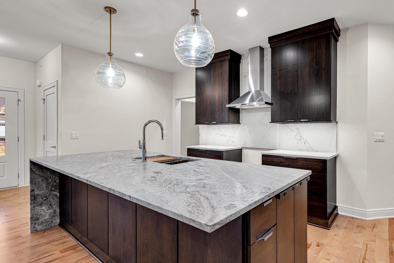 2960 North 186th STREET 10