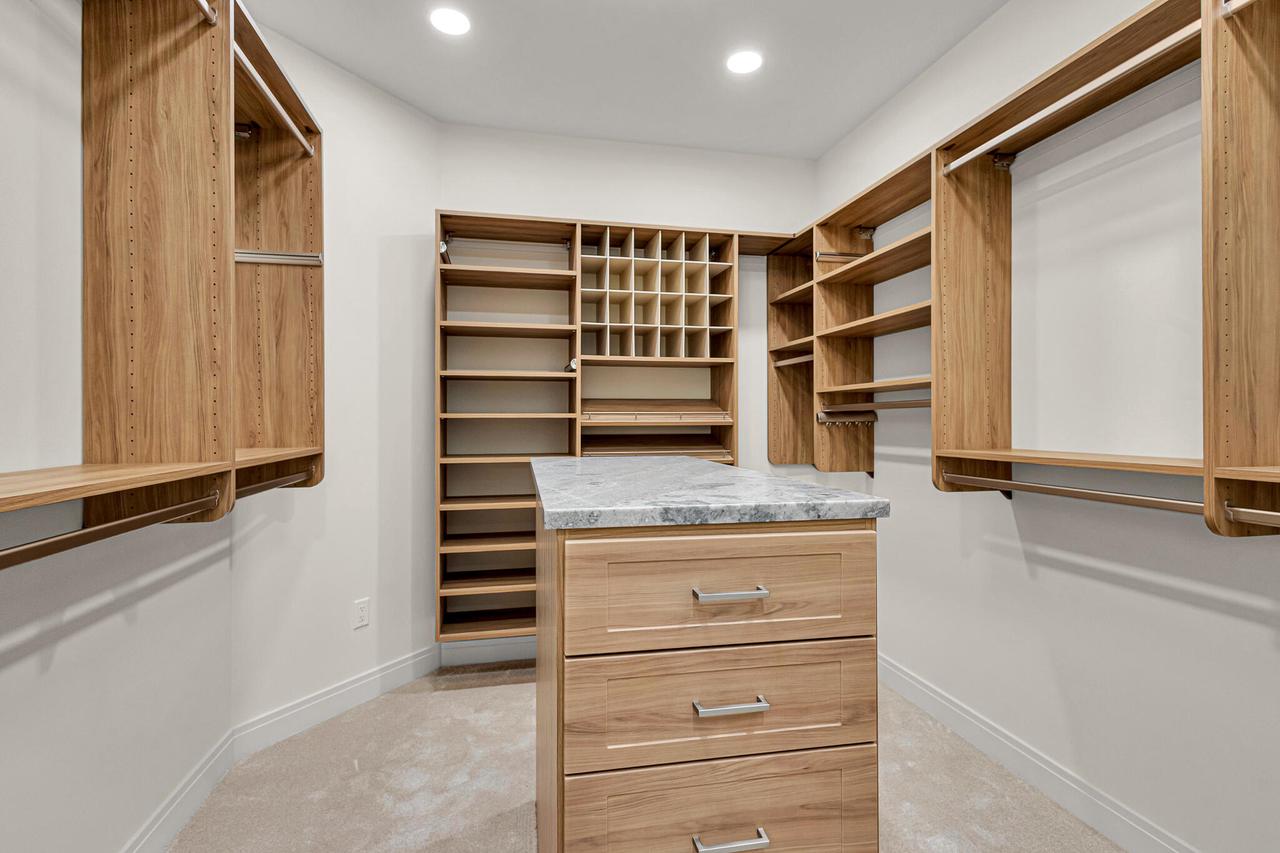 2960 North 186th STREET 10