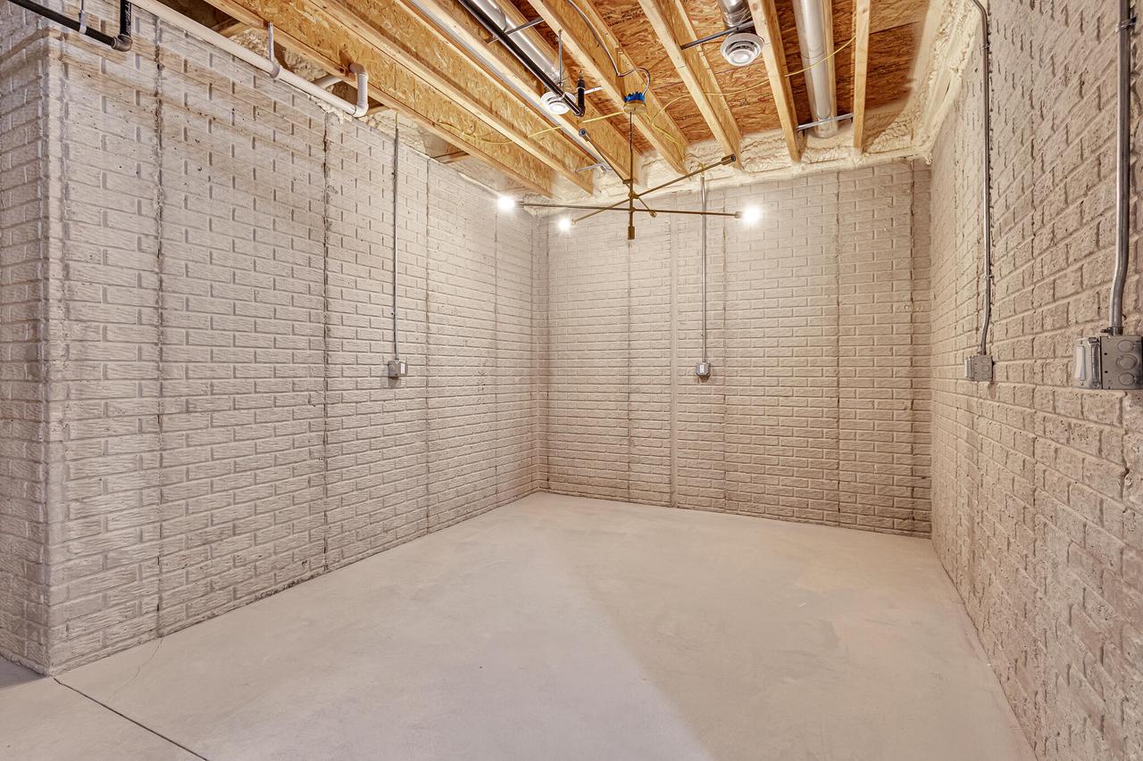 2960 North 186th STREET 10