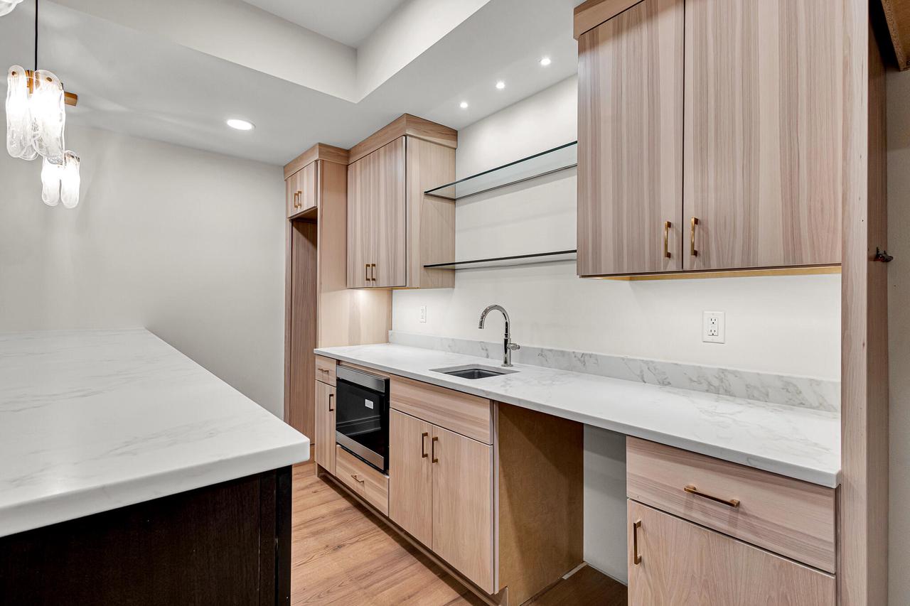 2960 North 186th STREET 10